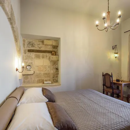Spanish Knights Apart Otel