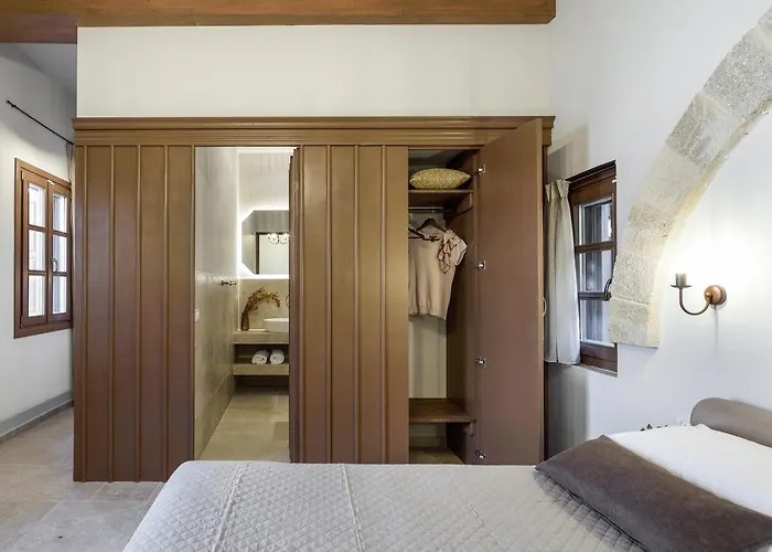 Spanish Knights Apart Otel 4*