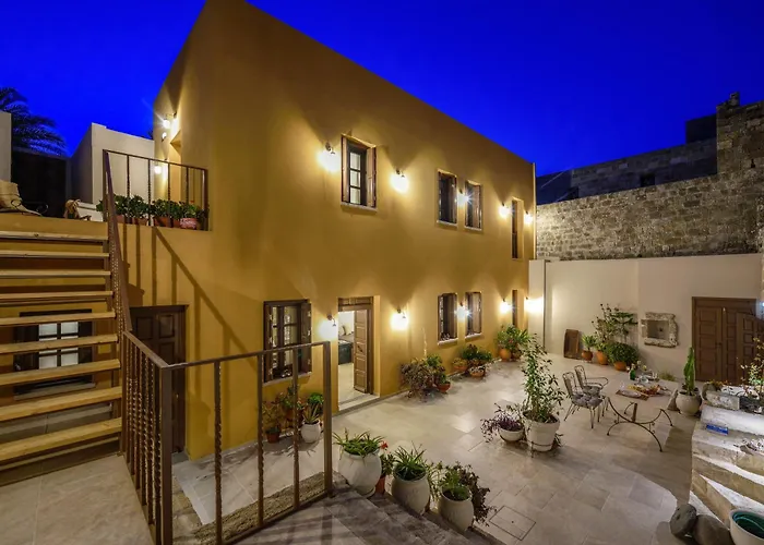 Spanish Knights Apart Otel 4*