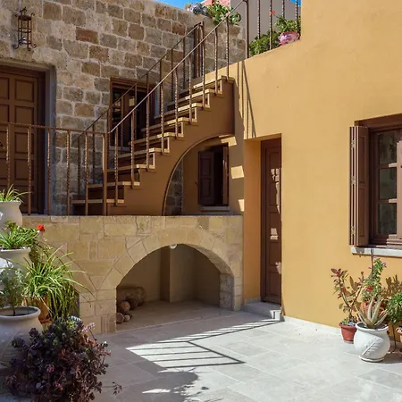 Aparthotel Spanish Knights 4*